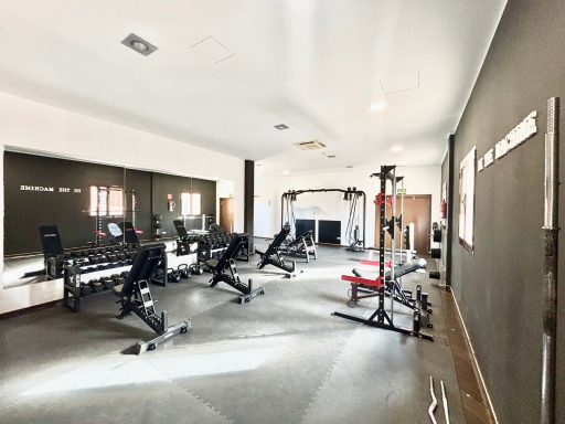 Sala de Pesas Libres y Más